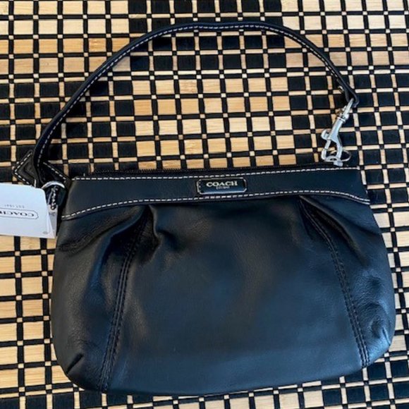 COACH Black Leather Pleated Wristlet - Picture 1 of 9